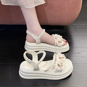 
Super popular thick-soled fashion sandals for women for summer outer wear with skirts and high-end 2026 new French style versatile Roman shoes