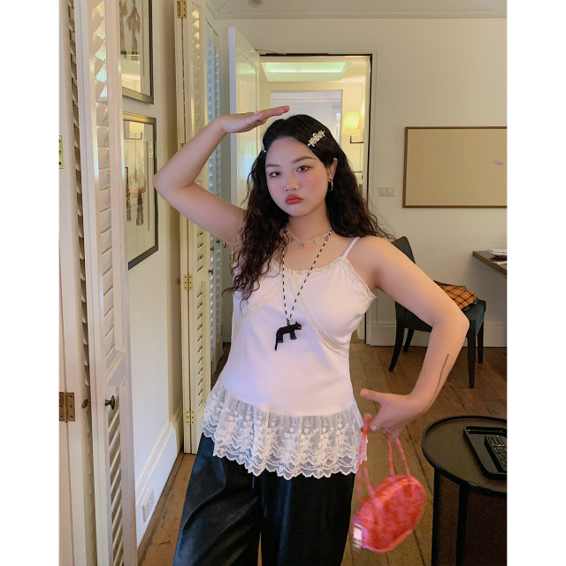 Gold large lace spliced ​​suspender vest for women in spring and summer large size fat mm belly cover white bottoming top