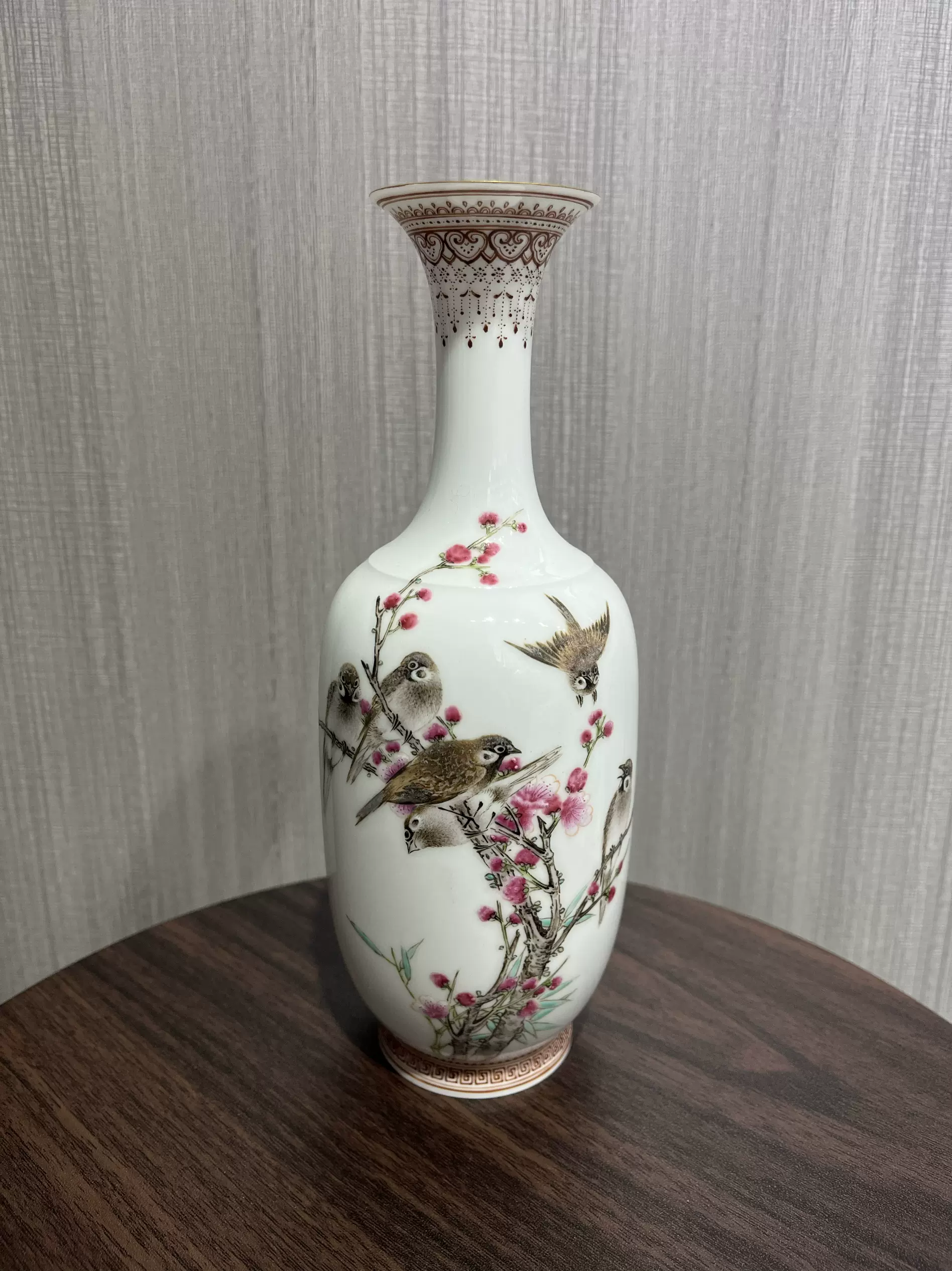 中国美術 古玩 米黄釉堆白花鳥花瓶 景德鎭製 中国美術 古玩 米黄釉堆白花鳥花瓶 景德鎭製 中国美術 古玩