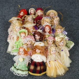 Mini European and American antique ceramic dolls all -fitting ceramic dolls handmade multiple multi -color 9.5cm