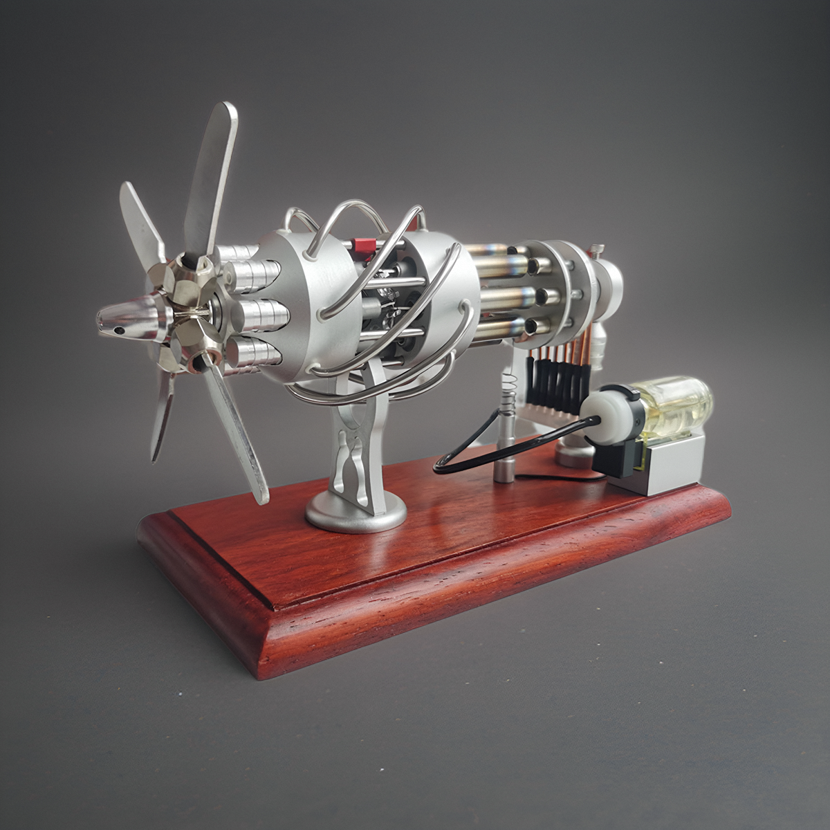 スターリングエンジンモデル - 16気筒＆8気筒金属組み立ておもちゃ