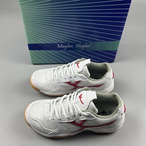 Foreign trade leftover men's and women's tennis shoes exported to Japan at special prices, picking up outdoor comprehensive training shoes, table tennis shoes trend
