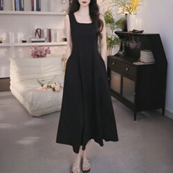 Plus-Size French-Style Elegant Spaghetti Strap Dress for Women, Summer Waist-Cinching, Pear-Shaped Body Slimming Little Black Dress
