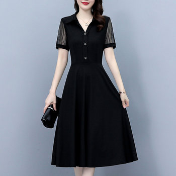 
Black dress with a middle-aged style and age reduction