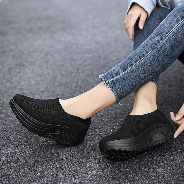 Cross -border large -size mothers shoes single shoes sports shoes nurse women's shoes thick sole EVA bottom light run shaking shoes
