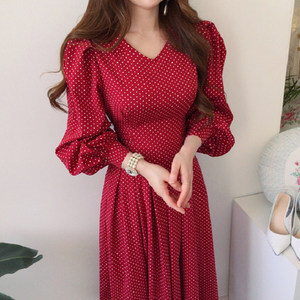 South Korea Chic retro elegant and thin V -neck repair high waist lace -up pleated lanterns sleeve small wave dot dress female