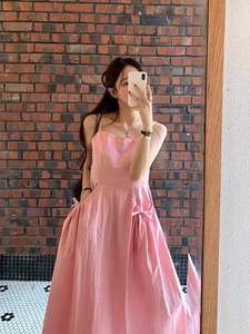 Korean chic summer new niche design with large pocket suspender dress for women with high waist, slim appearance, large hem, long skirt