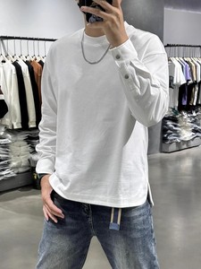 In the autumn pure color sweater, the men's body with a long -sleeved T -shirt men's cover men's cover, button cuffs men's top
