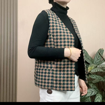
Mom's vest wearing a thin plaid jacket for middle-aged and elderly new women's clothing, fashionable vest, horse clip spring and autumn vest