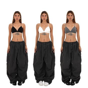 
BLINGGIRLS Comfortable and non-markable triangle cup beautiful back