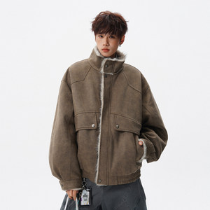 
Wukong has in stock trendy American fur all-in-one mountain carving cotton clothes for men, retro loose, warm and versatile cotton clothes for couples.