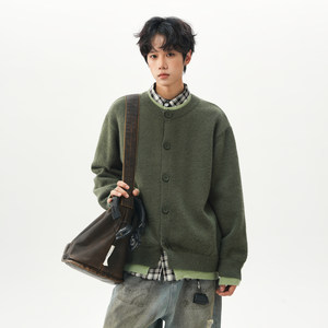 
Wukong is in stock for autumn and winter retro contrast color fake two-piece cardigan sweater for men and women trendy brand loose couple sweater jacket