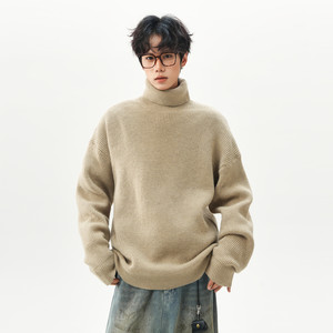 
Wukong is in stock. Winter retro solid color curled turtleneck sweater for men, trendy brand loose couple's warm base sweater.