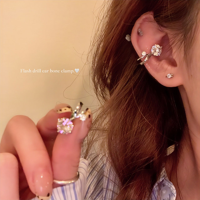 Painless elf ears! Make your face smaller! Will not fall off! Super flash! No piercing ear bone clips, small light bulb flashing zirconium ear clips