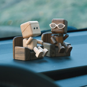 
Wobblelegwoody sofa, sunglasses, wobblylegwoody creative car aromatherapy ornaments, leg shaker ornaments