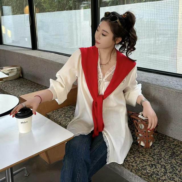 Qiqi slightly fat large size women's lace splicing solid color anti-wrinkle shirt for women T12612QL
