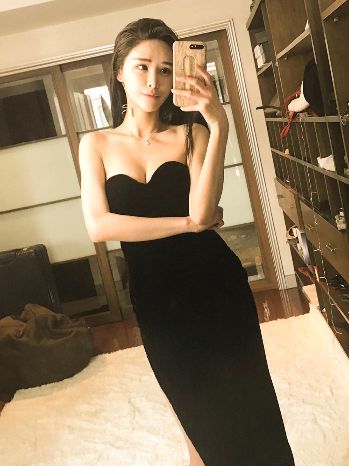 イブニングドレスの女性の宴会エレガントなロングスリム