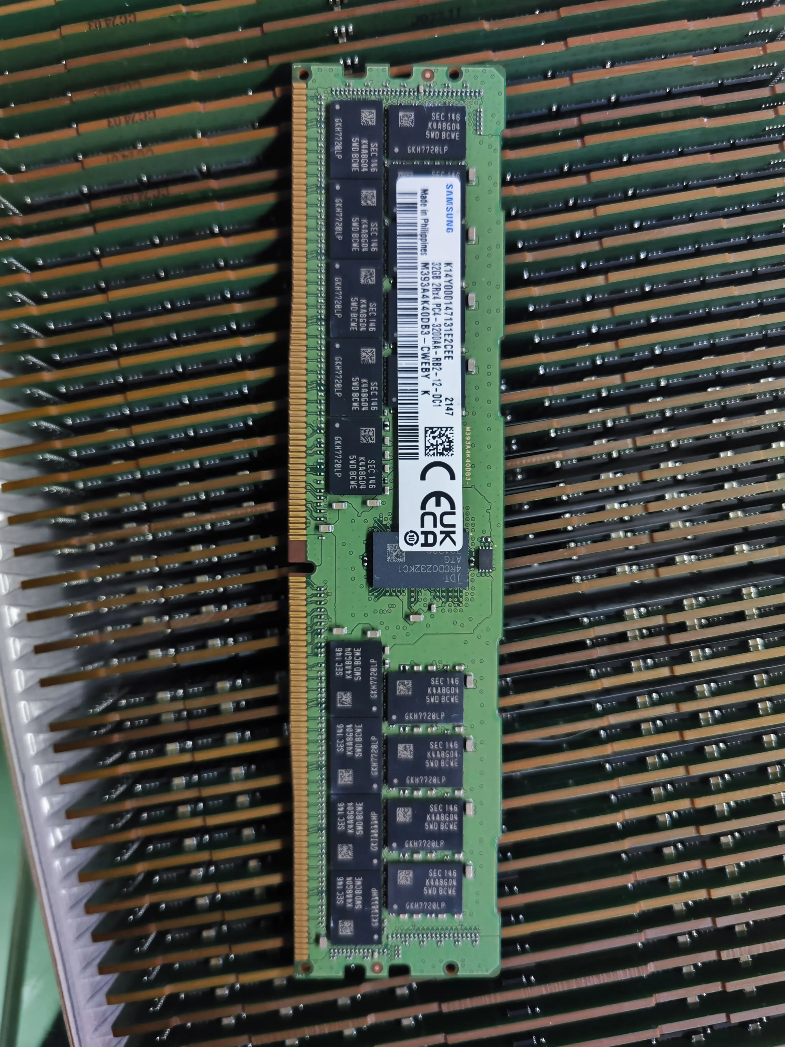 内存地址，内存地址按照什么编址