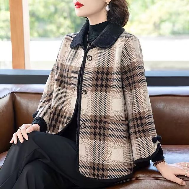 Fashionable mother autumn jacket, small wool cardigan, middle-aged women's top 2025 winter clothes new set