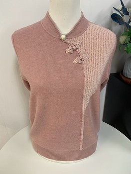 
High-end autumn and winter cold-resistant and warm mother's woolen sweater