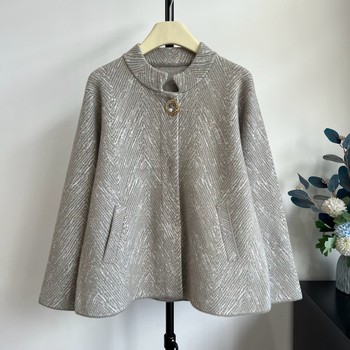 
Autumn mother dressed in small fragrant jacket top