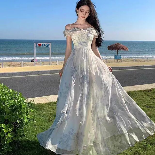 French ruffled beach short-sleeved dress new seaside vacation style high-end fairy flowing suspender skirt
