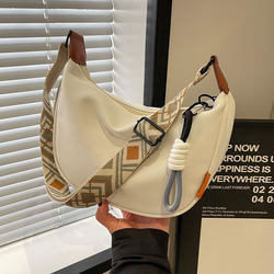 Casual Nylon Bag for Women 2025 New Fashion Popular Crossbody Dumpling Bag Versatile Niche Shoulder Commuter Bag