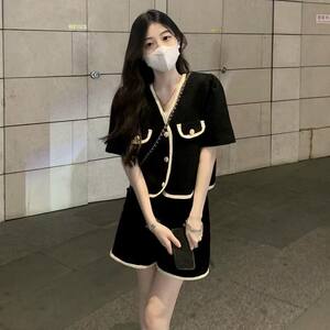 
New spring and summer fashionable wide-leg casual sports suit for women, loose short-sleeved shorts and two-piece set to look slimmer and younger