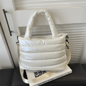 
This year's popular fashion bags for women 2023 new trendy Korean version versatile shoulder crossbody bag popular texture tote bag