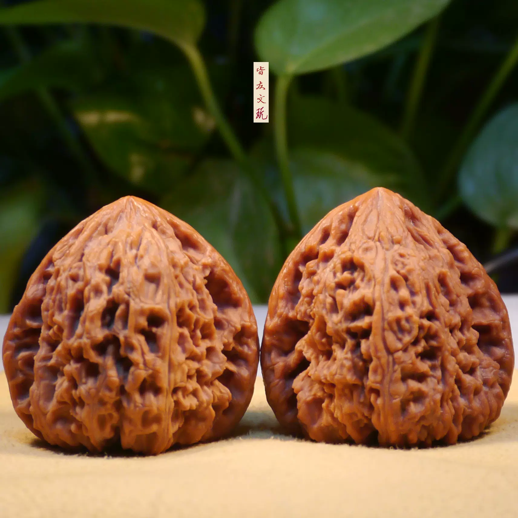 文玩堂：核桃（鹿を追い、高砲、蟻紋、南疆石。） 文玩核桃涿鹿南疆石獅子頭高炮窩底十字尖螞蟻紋盤玩手把件南將石