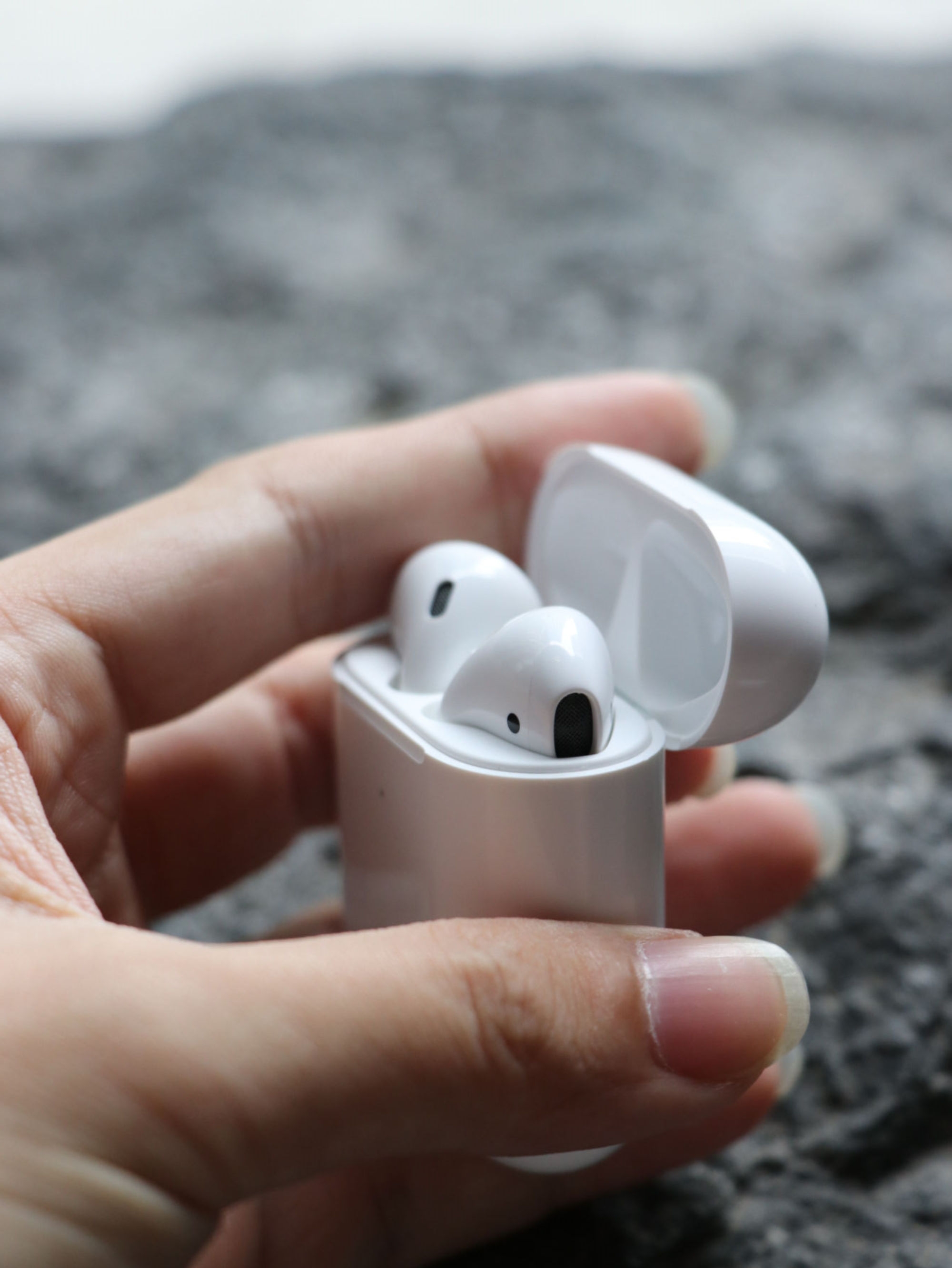 苹果 airpods 2代蓝牙耳机