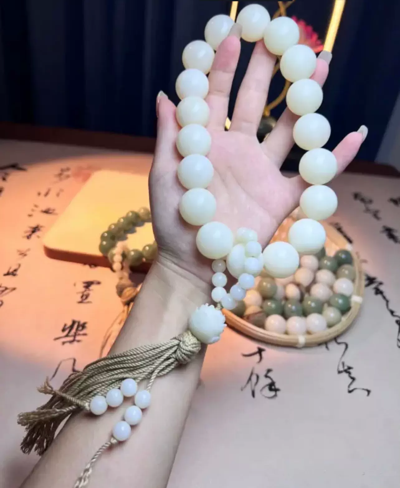 文玩堂：十八玉の桃核手持ち数珠