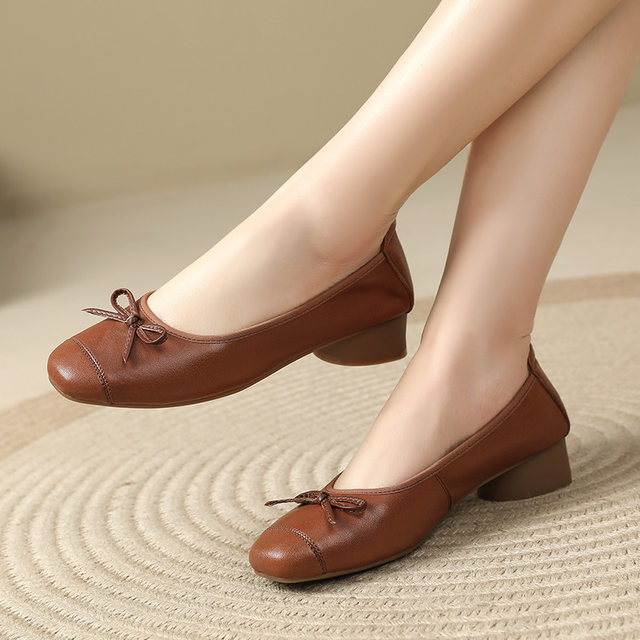 Soft leather one-foot-stick women's singles shoes spring and summer new beans shoes square root thick heel genuine leather mother's shoes autumn 41-43