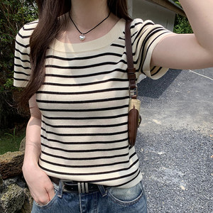 
2025 striped short-sleeved T-shirt! Women's summer inner layering shirt new square neck knitted thin French short style