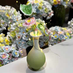 Jingdezhen Ceramic Flower Tabletop Ornaments Are Creative Birthday Gifts for Best Friends, New Year Gifts and Souvenirs