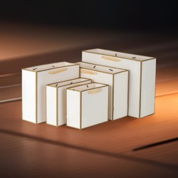 White Background with Gold Trim, Hand-Held Paper Bag, Holiday Gift Bag, Clothing and Jewelry Packaging Gift Bag, Can Be Printed with Text or Logo