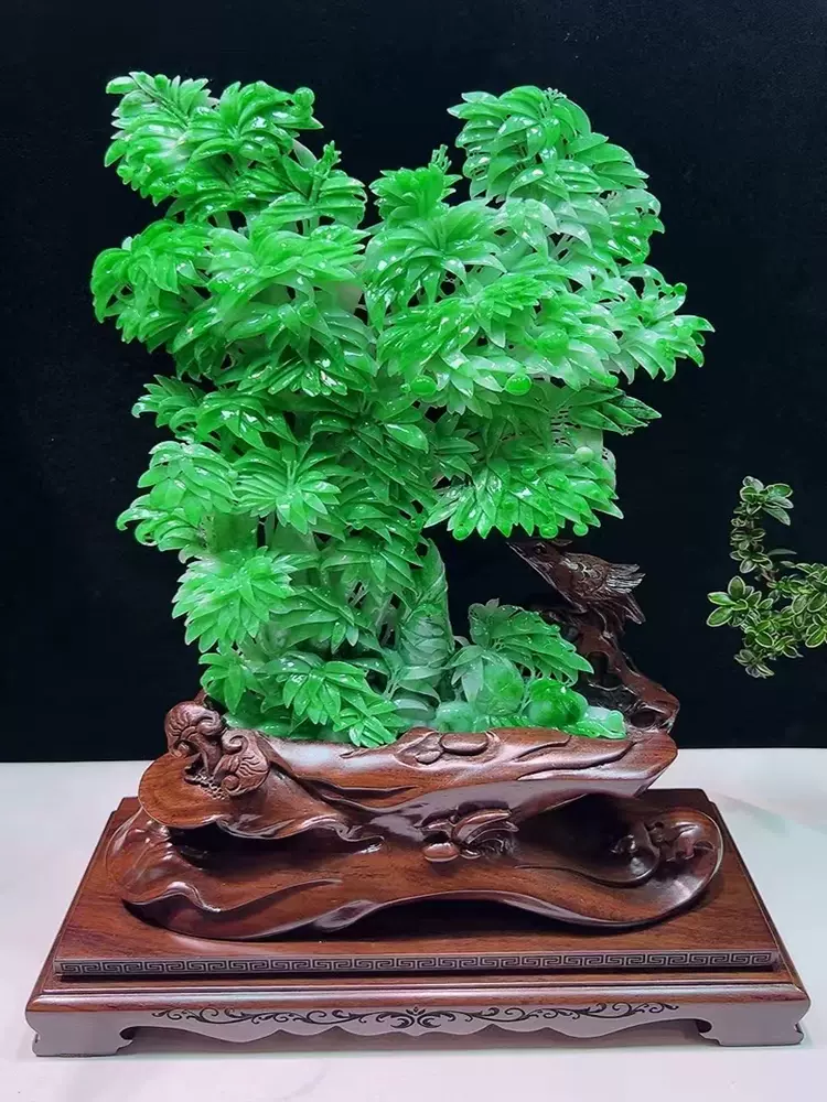 天然翡翠A級 稀少品 手工細密彫 精美紋樣 裝身具 根付 收藏品 天然翡翠A級 稀少品 手工細密彫 精美紋樣 裝身具 根付 收藏