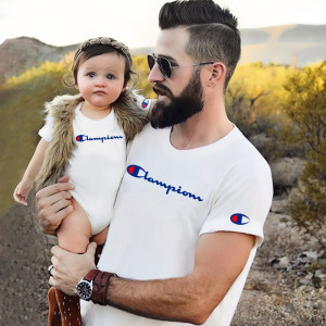 
ins different trendy brand baby parent-child wear 2026 new fashion summer family of three champion T-shirt black six months
