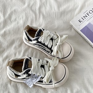 
Uncle Xi niche not-to-size big headboard shoes for women 2025 spring new thick-soled canvas shoes retro round-toe small white shoes