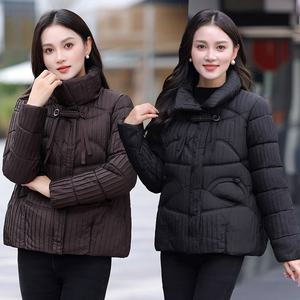 
Middle-aged and elderly women's winter warm cotton clothing, large size thickened loose coat, mother's clothing, comfortable and versatile coat