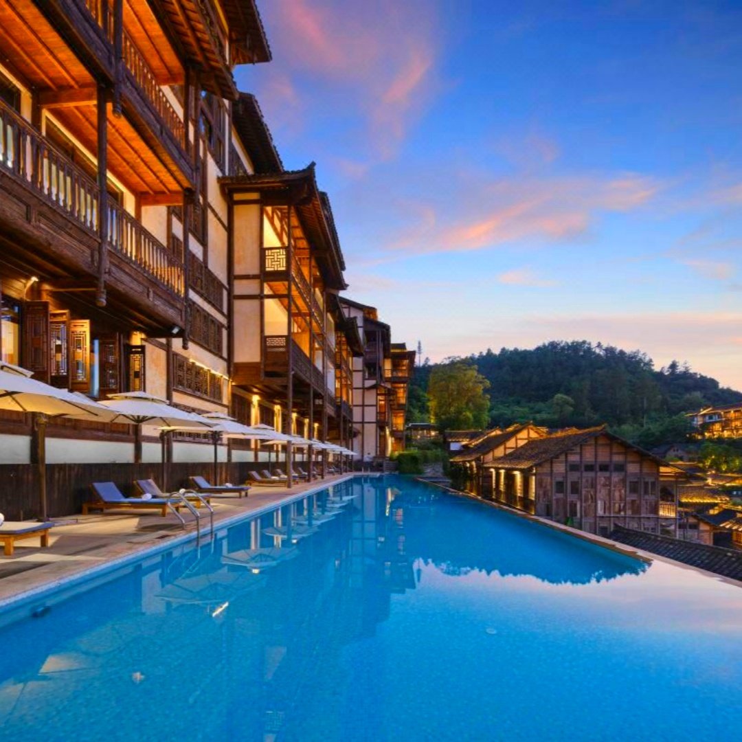 私家团贵州遵义红色亲子6天【十二背后地心探洞+乌江寨苗王】