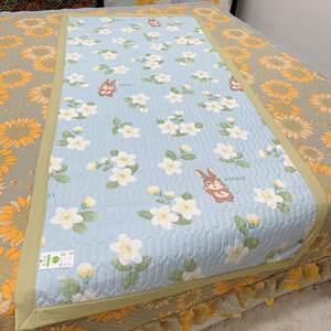 
High-end European style universal double-sided thickened quilted machine washable three-layer quilted student bed single dormitory bed sheet bed cover
