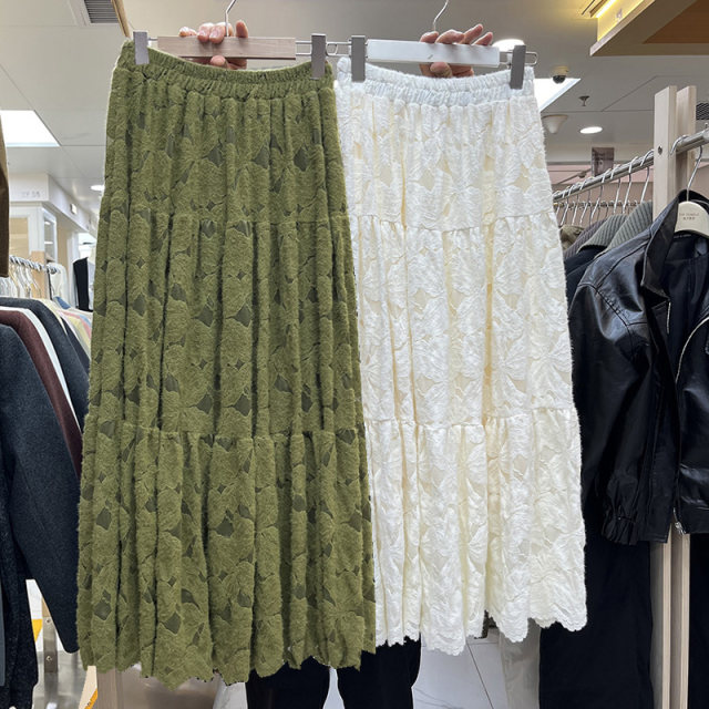 Brushed lace splicing thickened velvet skirt for women 2024 autumn and winter new style a-line long skirt retro large hem skirt