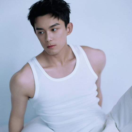 Wu Lei's summer pullover round neck sweat vest, solid color breathable casual sports top, men's basic versatile and trendy