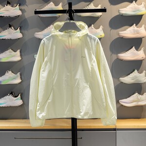 
Li Ning Sports Windbreaker Women's 2026 Summer New Fitness Sun Protection Clothing Water-Repellent Loose Jacket AFDW464