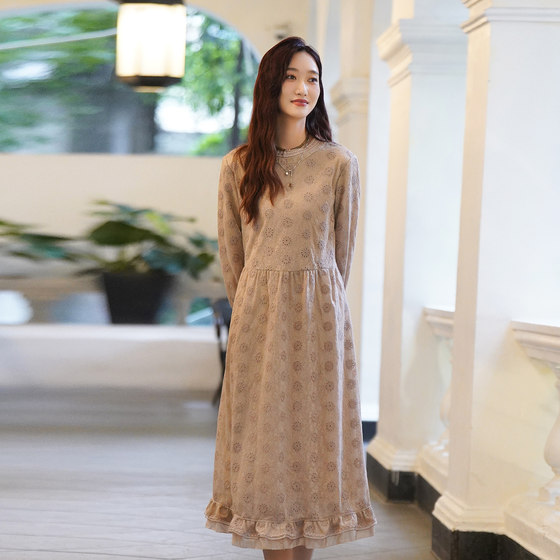 One city painting a new winter style casual and versatile temperament high-waisted slim lace design long dress