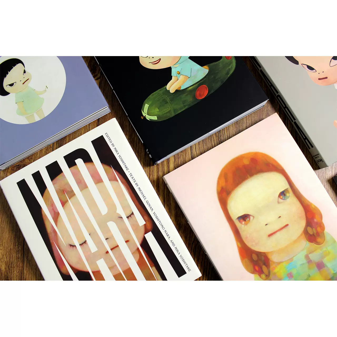 奈良美智全作品集 THE COMPLETE WORKS 1984-2010 Amazon.co.jp: 奈良