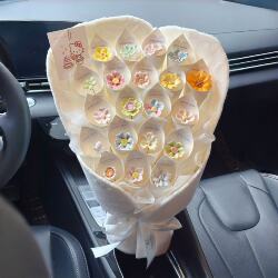 Ceramic Bouquet of Preserved Flowers, Practical Mother's Day Gift for Mom, Finished Jingdezhen Ceramic Creative Gift