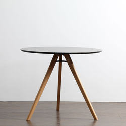 Nordic small apartment restaurant stylish modern simple creative coffee solid wood legs round dining table home conference table