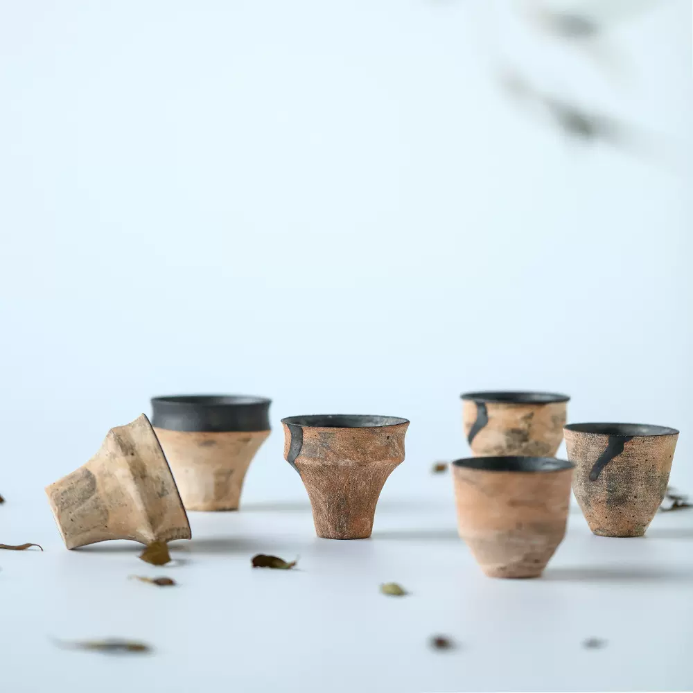 陶艺家作品系列流动的她陶瓷品杯粗陶侘寂风茶杯内金属黑釉极简